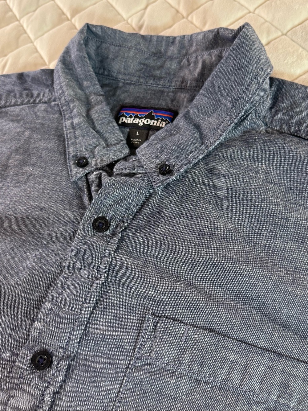 Patagonia Men's Long Sleeve Bluffside Shirt Blue Chambray Size L Button Down